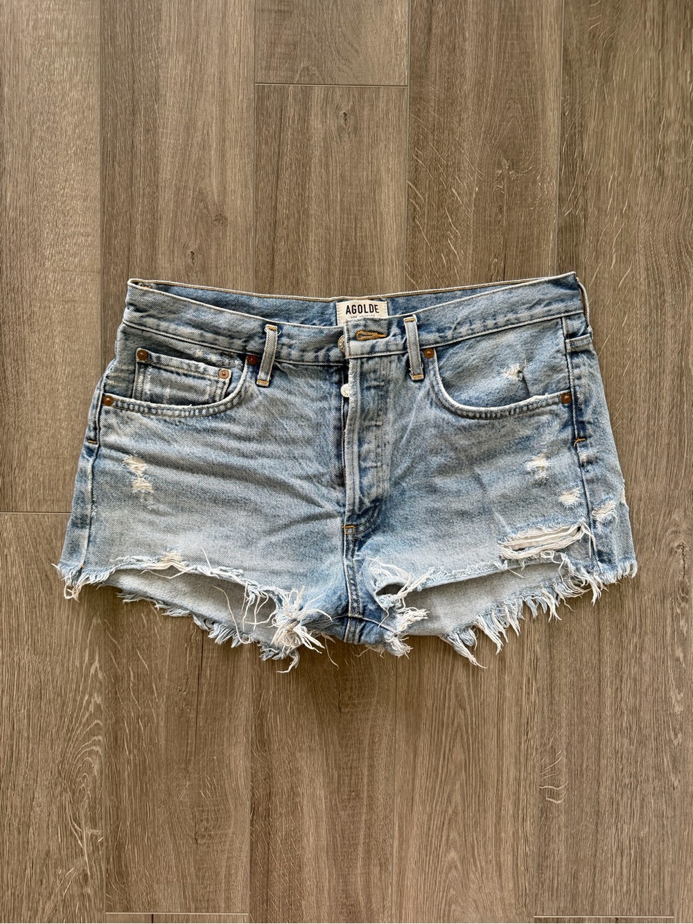 agolde Parker Distressed Denim Shorts in swapmeet